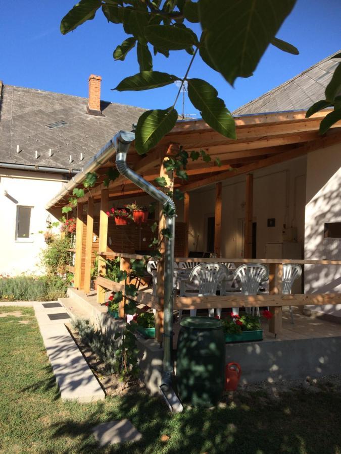 Hotel Teraszos Haz à Balatonlelle Extérieur photo